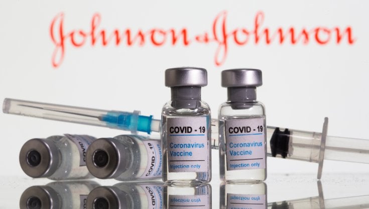 Coronavirus, dietrofront di Johnson & Johnson: “Rispetteremo gli impegni con l’Italia per la fornitura dei vaccini”