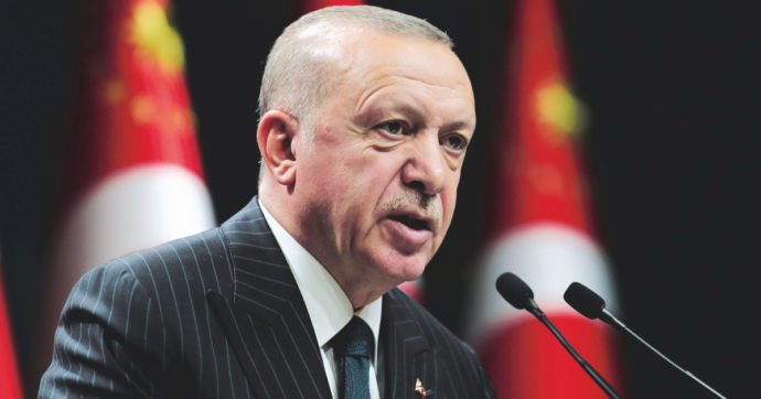 Il presidente turco Erdogan è determinato a far partire una operazione militare nel nord della Siria. Il no di Russia e Stati Uniti