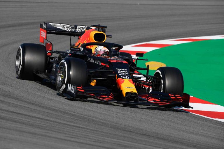Formula 1: al Gran Premio del Bahrain pole position per Verstappen. Quarta posizione per il ferrarista Leclerc