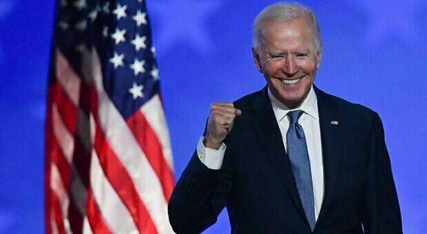 Usa, svolta del presidente Biden è favorevole a rimuovere le protezioni dei brevetti per i vaccini contro il Covid-19