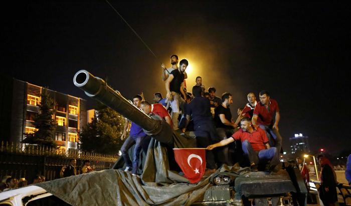Turchia, mandato di cattura per 532 militari coinvolti nel tentato golpe del 2016