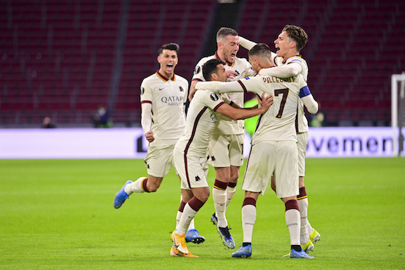 Calcio, “miracolo” della Roma: vittoria 2 a 1 con l’Ajax e ipoteca la qualificazione alla semifinale