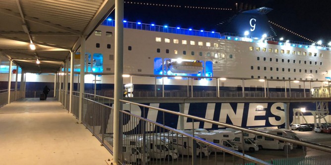 Olbia, ferma al porto la nave Grimaldi per un’avaria al sistema di rilevazione incendi