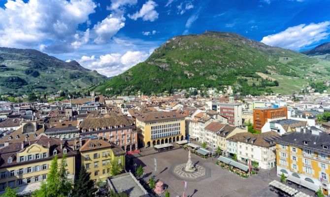 Covid: da lunedì 26 aprile, la Provincia di Bolzano riaprirà i locali interni dei ristoranti