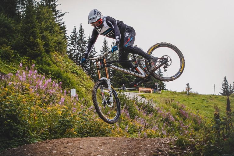 Cinisello Balsamo (Milano), gravi le condizioni di un bambino dopo aver fatto con la bici “downhill”