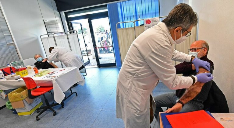 Coronavirus, nel Lazio: sono già oltre 50 mila le prenotazioni partite oggi per 5 nuovi hub a Roma