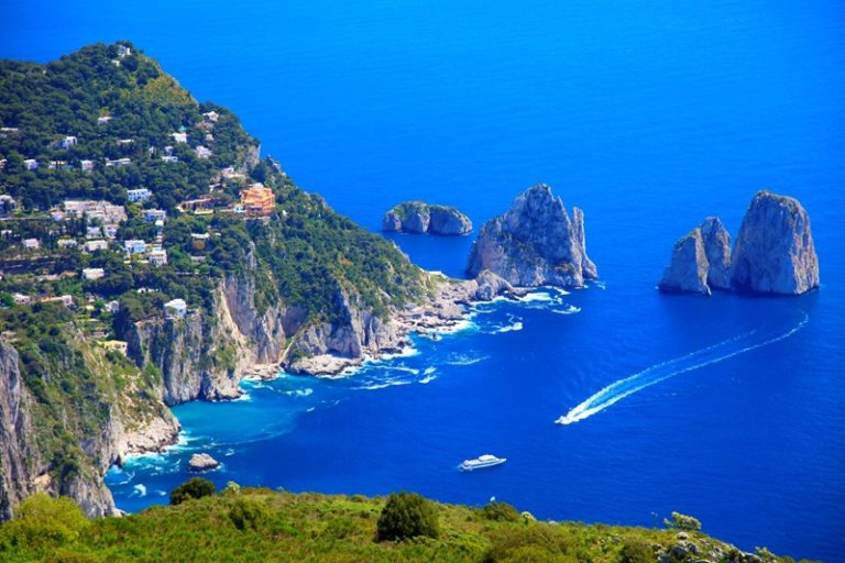 Coronavirus, la promessa del governatore De Luca: “La prossima settimana Capri sarà Covid free”