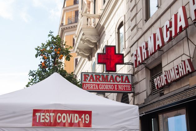 Coronavirus, è boom di prenotazioni dei vaccini nelle farmacie di Roma e del Lazio