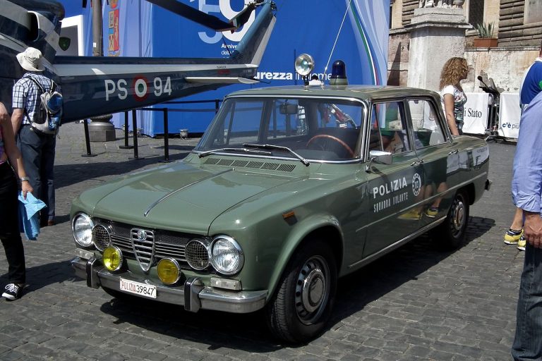 Anniversario della nascita della Polizia di Stato: ecco le macchine che hanno servito uno dei simboli dell’Italia