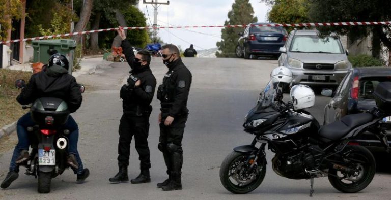 Atene, ucciso in pieno giorno un cronista con 17 colpi di pistola