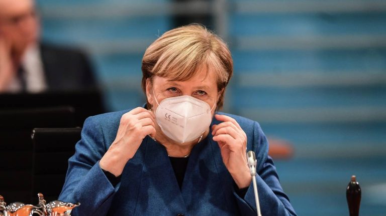 Coronavirus, in Germania l’angoscia della Merkel: “Purtroppo dobbiamo dire di nuovo, la situazione è seria e cioè molto seria”