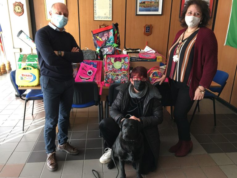 Argo Ladispoli dona materiale didattico per i bambini più bisognosi