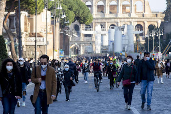 Coronavirus, il Lazio rischia di diventare zona rossa nelle prossime settimane