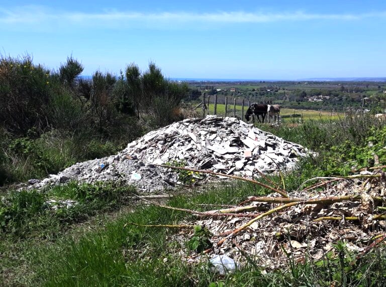 Cerveteri: panorama “rovinato” dalla discarica dei calcinacci