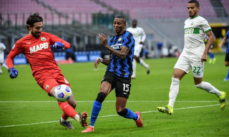 Calcio, l’Inter vince contro il Sassuolo e ipoteca lo scudetto