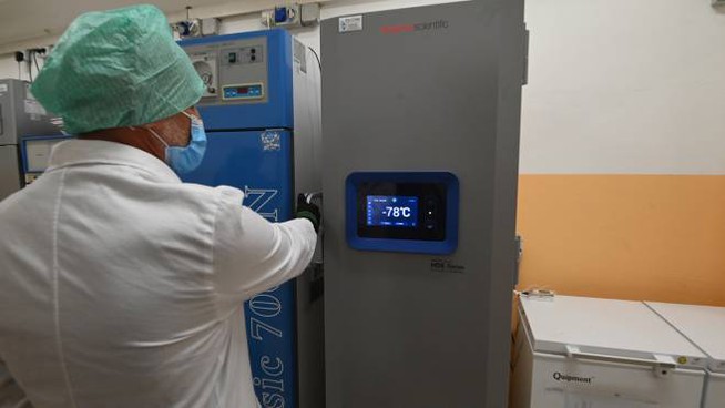 Coronavirus, in Italia ci sono circa 2,6 milioni di dosi di vaccini ferme nei frigoriferi delle Regioni