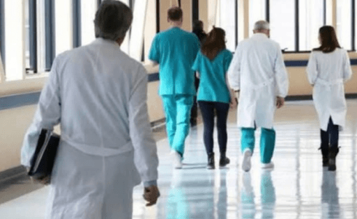 Catania, rilasciavano esenzioni al vaccino Covid senza autorizzazione: denunciati 4 medici
