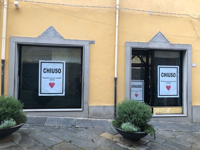 Nuoro, per la crisi dovuta al Covid “Una città in lutto” è il titolo della rappresentazione teatrale andata in scena in oggi