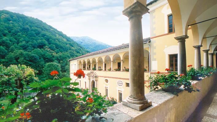 Effetto Covid anche sui conventi-hotel della Cei: persi 22mila posti