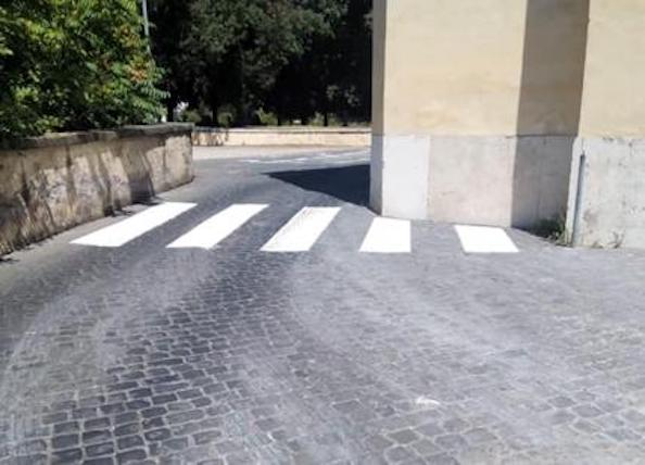 Santa Maria delle Mole: ha travolto due pedoni sulle strisce (un morto e un ferito): si è costituita una donna di 40 anni