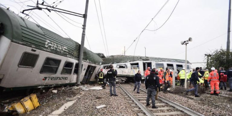 Milano, per la vicenda del treno deragliato nel 2018 i pm hanno chiesto il rinvio a giudizio per nove persone