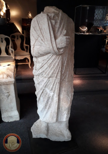 I carabinieri del Comando per la Tutela del Patrimonio Culturale hanno recuperato una statua romana in marmo del I secolo a.C che era stata rubata 10 anni fa