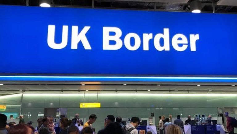 Brexit, non saranno più rinchiusi nei centri per migranti in attesa di espulsione i cittadini Ue fermati alla frontiera con la Gran Bretagna perché senza i documenti validi per l’ingresso