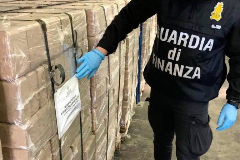 Como, la Finanza sequestra oltre 12 tonnellate di combustibile pericoloso
