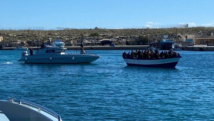 Tunisia, la Guardia costiera ha bloccato la partenza di 215 migranti diretti versi l’Italia