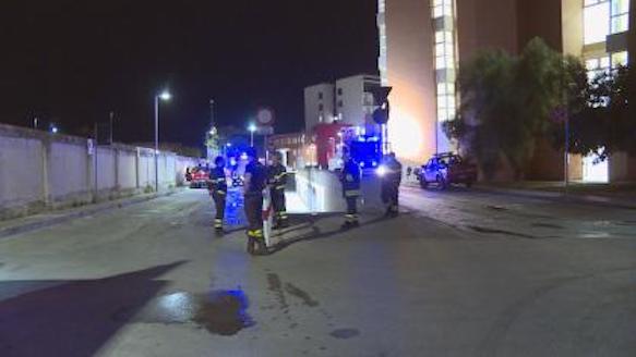 Bari, incendio nei sotterranei del Policlinico: il pronto soccorso è ancora chiuso