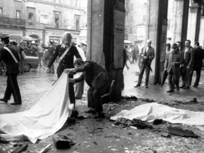 Brescia, la città ricorda il dramma della strage fascista in Piazza della Loggia del 28 maggio 1974