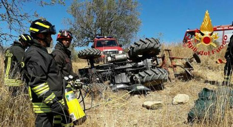 Tragedia a Guasile, (Cagliari), 16enne si ribalta con il trattore e muore schiacciato