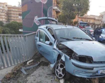 Ragusa, tragedia per un soccorritore del 118: il figlio gli muore tra le braccia dopo un incidente stradale
