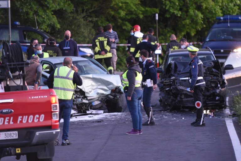 Tragedia a Corciano (Perugia), incidente stradale: muore una bimba di 4 anni, grave la madre