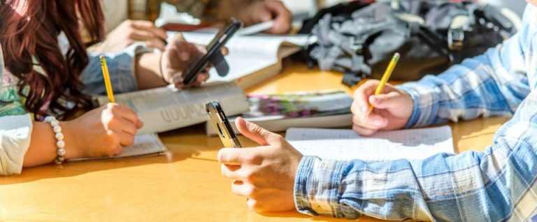 Erasmus: un terzo dei partecipanti italiani rimane a lavorare all’estero