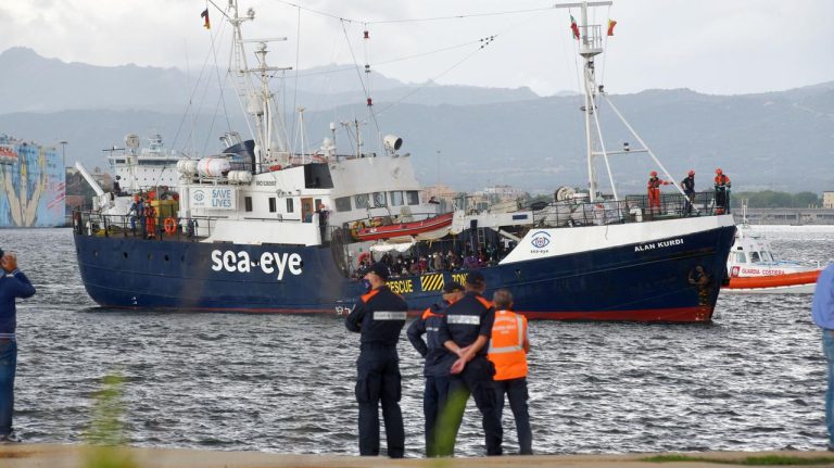 Olbia, dopo sette mesi riparte la nave per il soccorso dei migranti Alan Kurdi