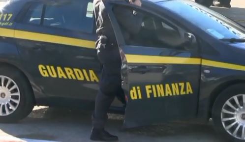 Controlli dei fattorini “in nero”: c’è anche la rider del chitarrista di Propaganda live