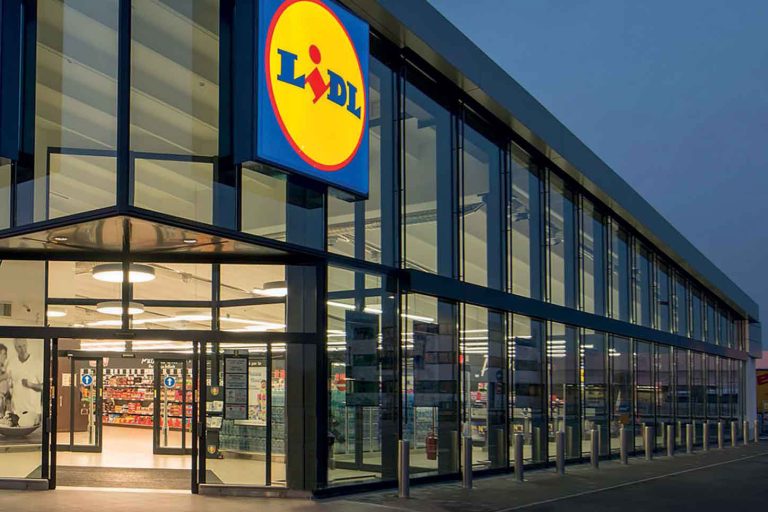 Lidl Italia distribuirà gratuitamente a tutti i suoi oltre 18.500 collaboratori un tampone rapido a settimana per l’autodiagnosi di infezione da Covid-19