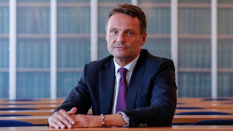 Coronavirus, Marco Cossolo (Federfarma): “Le farmacie sono in grado di fare 200mila vaccinazioni al giorno”