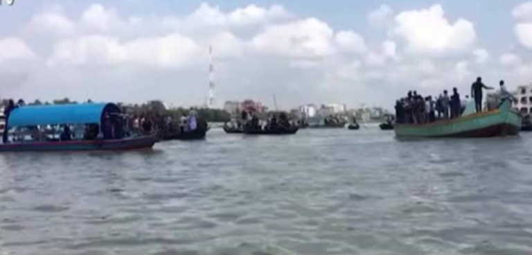 Bangladesh, almeno 25 morti per la collisione tra due imbarcazioni su un fiume