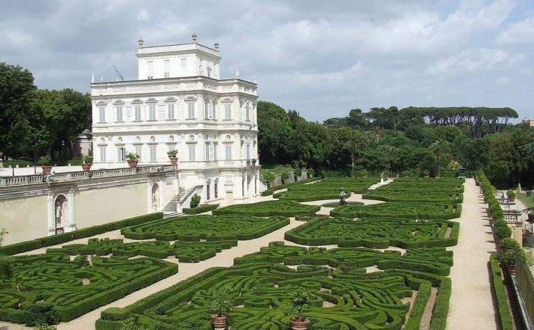 Roma, annuncio del sindaco Gualtieri: “Riaperta Villa Pamphili dopo il caso di aviaria”