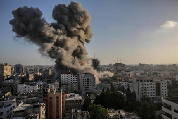 Gaza, proseguono gli attacchi israeliani contro i tunnel di Hamas: dieci morti tra i civili palestinesi