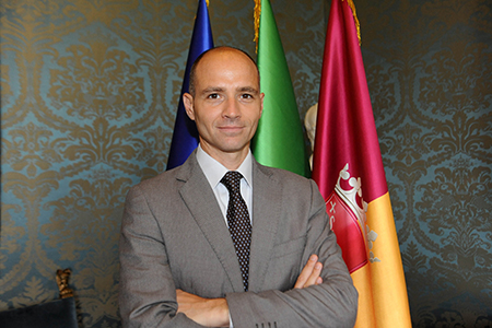 Campidoglio: Daniele Frongia già vicesindaco lascia il suo ruolo all’interno della giunta capitolina ed entra nello staff del ministro Fabiana Dadone