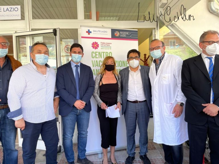 Ladispoli: l’assessore regionale D’Amato In visita al centro vaccinale di via Trapani