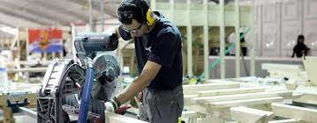 Eurozona, in crescita il settore privato. In Italia leggera frenata dei servizi e delle pmi