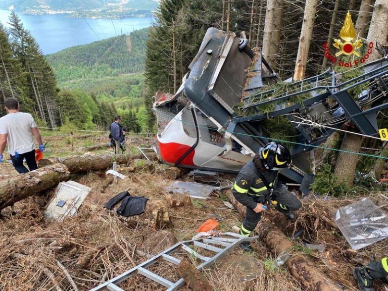 Tragedia di Mottarone, la Procura di Verbania: “Da anni i forchettoni erano utilizzati per disattivare i freni di emergenza”