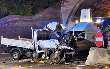 Genova-Ventimiglia: un uomo è morto e altri due sono rimasti feriti in modo grave, in uno schianto avvenuto sull’A10