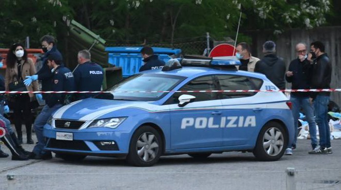Milano, fornivano documenti falsi per i “foreign fighters”: arrestate sette persone