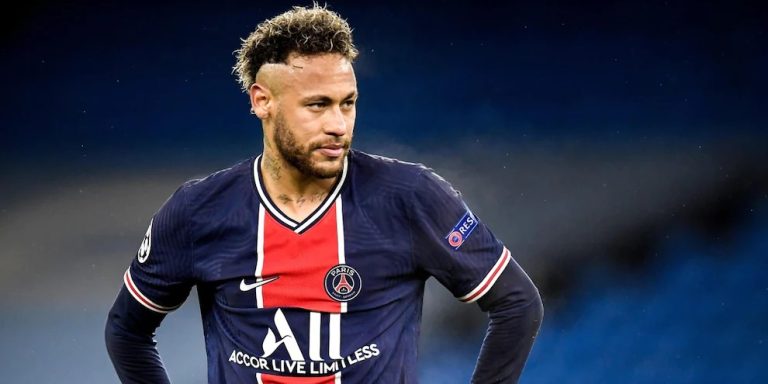 Calcio, Neymar Junior rinnova il contratto con il Paris Saintt-Germain per altri 4 anni