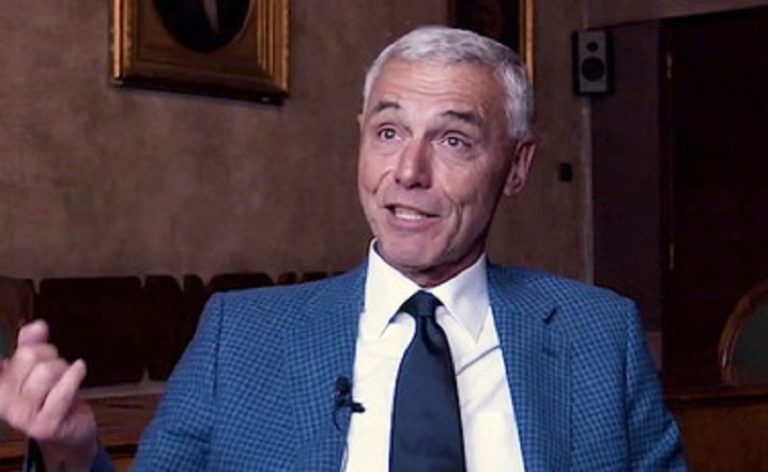 Covid, la dura accusa di Giorgio Palù (Aifa): “Il virus è cinese perché è lì che è nato e lì si è sviluppato. Era presente da settembre 2019 e sono stati zitti per tre mesi”